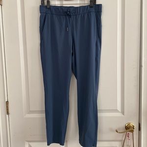 Lululemon On The Fly Pant Size 8 Full-On Luxtreme rare find